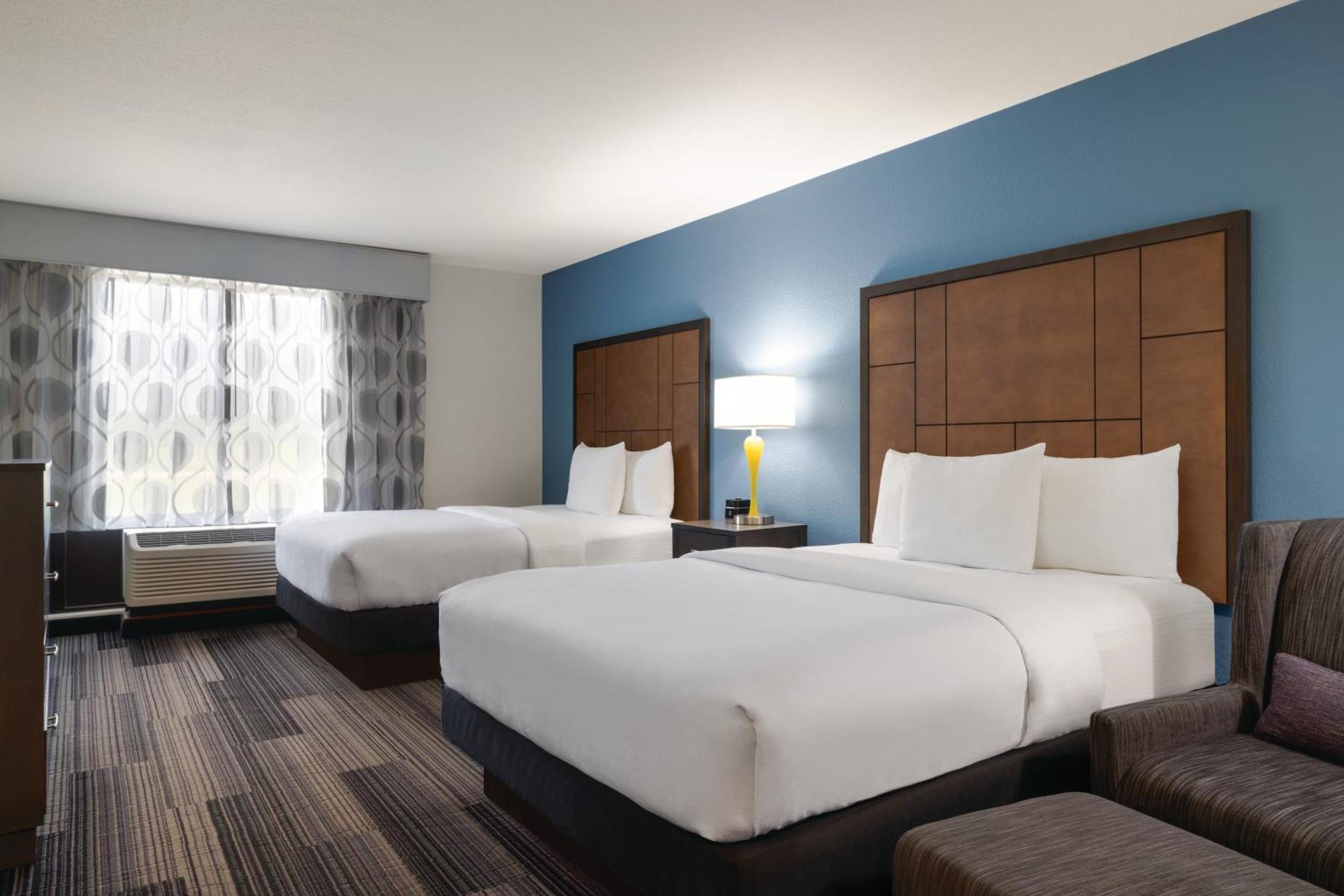 Hotel La Quinta By Wyndham Springfield Airport Plaza Exterior foto