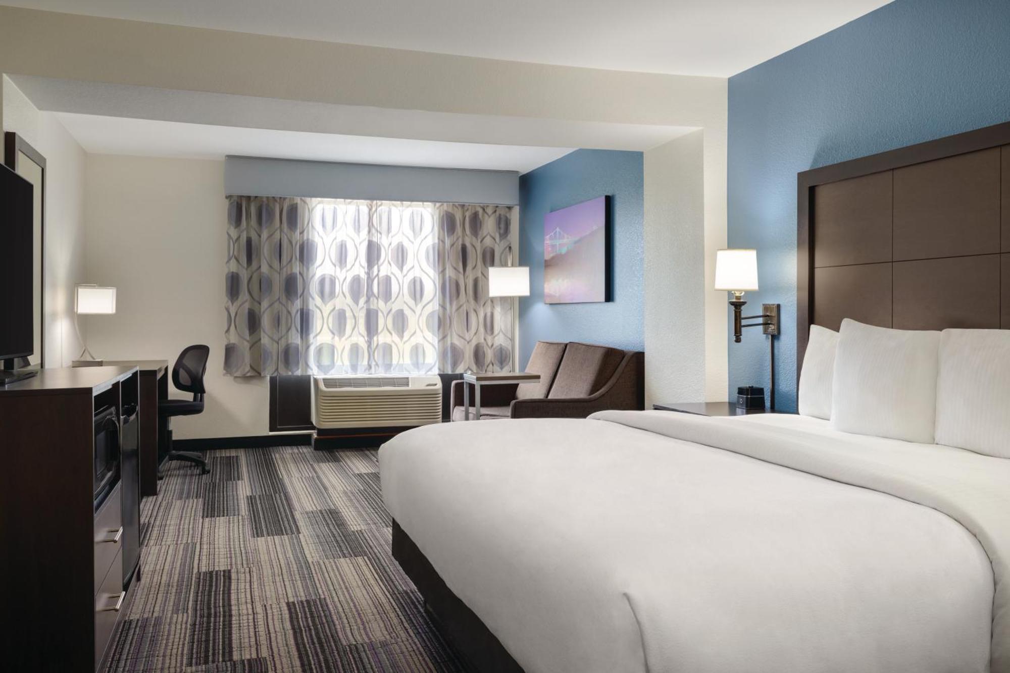 Hotel La Quinta By Wyndham Springfield Airport Plaza Exterior foto